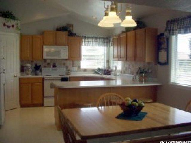 10802 Meadow River Dr, Sandy, UT 84070 — photo 2