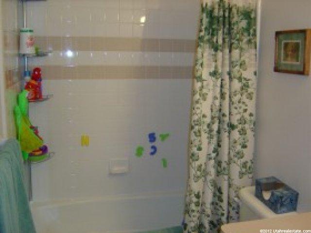 2107 N 850 W, Clinton, UT 84015 — photo 5