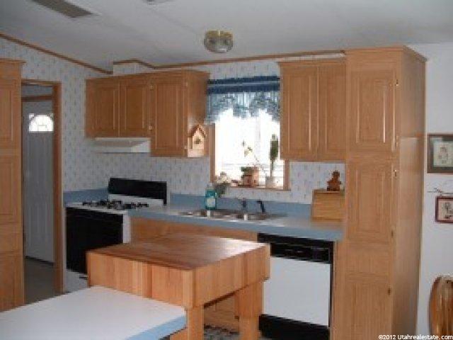175 W Powell, Levan, UT 84639 — photo 3