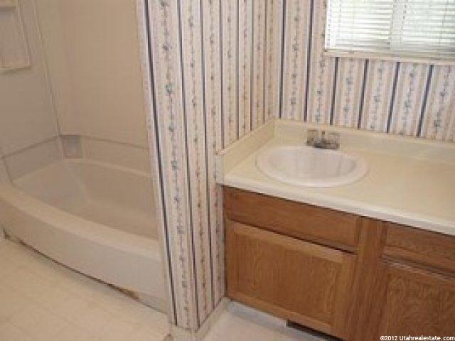 800 Gatewood Dr, Sandy, UT 84094 — photo 8