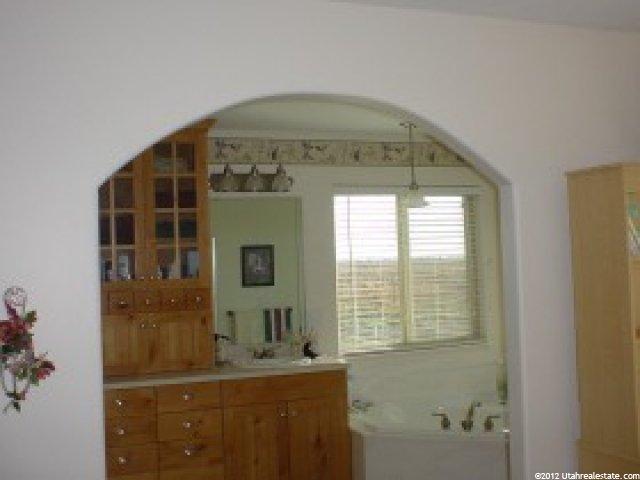 2157 W 3100 N, Farr West, UT 84404 — photo 4
