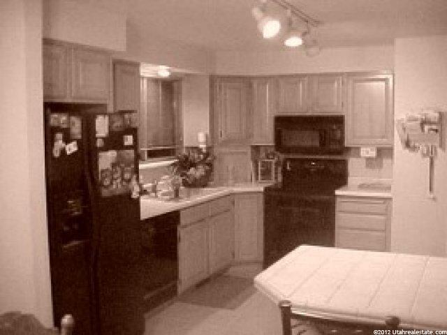958 Cedar Terrace Dr, Sandy, UT 84094 — photo 2