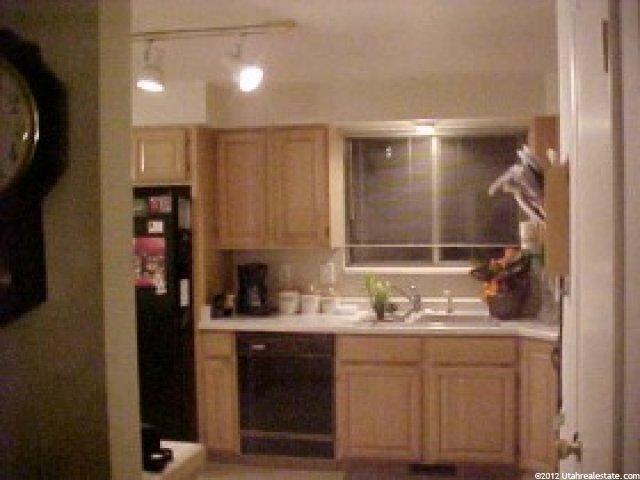 958 Cedar Terrace Dr, Sandy, UT 84094 — photo 5