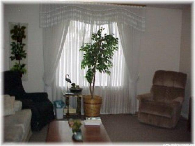 1239 Plantation Dr, Sandy, UT 84094 — photo 2