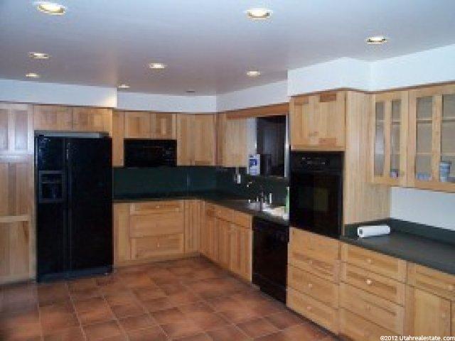 1030 Claremont Dr, Bountiful, UT 84010 — photo 2