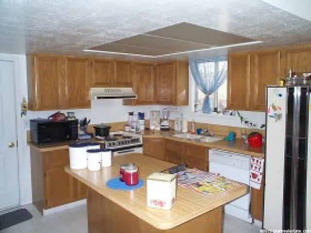 986 N 2075 W, Farr West, UT 84404 — photo 2