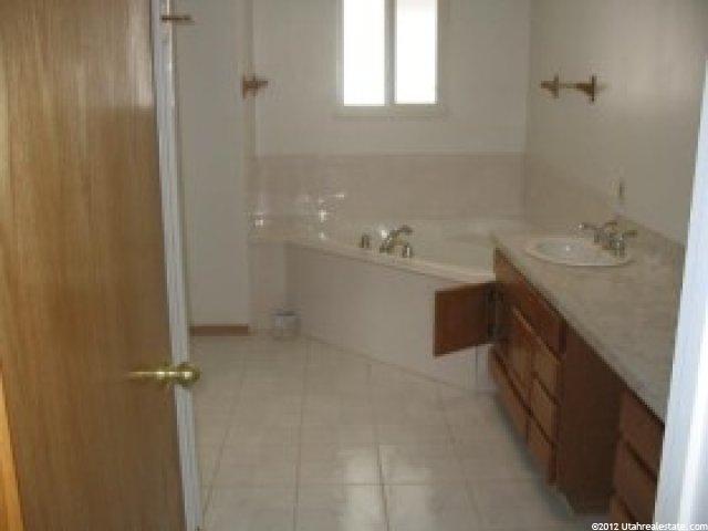 1379 Henderson Dr, Ogden, UT 84404 — photo 2