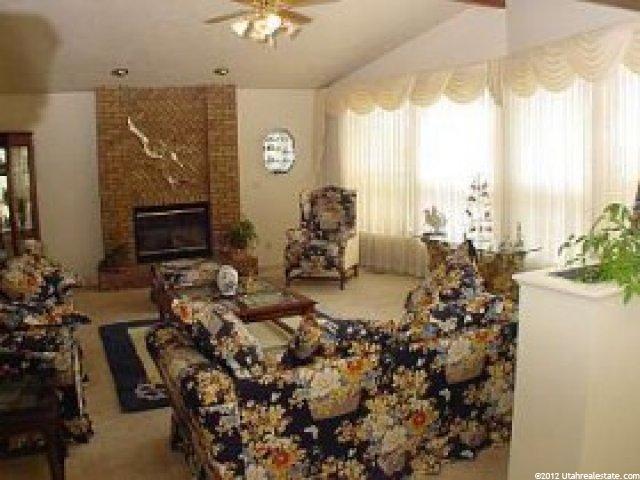 1361 Skyline Dr, Bountiful, UT 84010 — photo 2