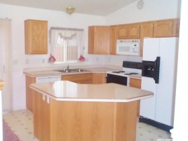 4194 S 2725 W, Roy, UT 84067 — photo 3