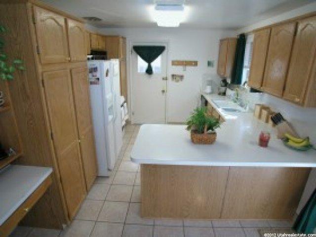 8290 S 745 E, Sandy, UT 84094 — photo 3
