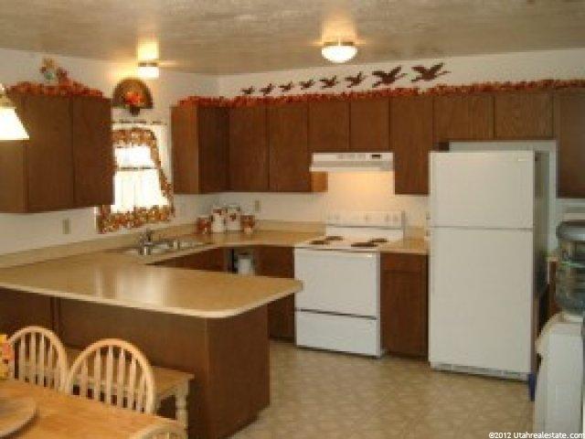 434 W 2500 S, Clearfield, UT 84015 — photo 2