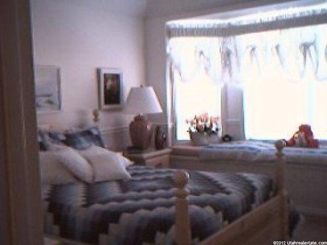 3066 Oakwood Dr, Bountiful, UT 84010 — photo 2