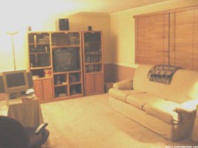 5207 Silvertip Dr, Kearns, UT 84118 — photo 2