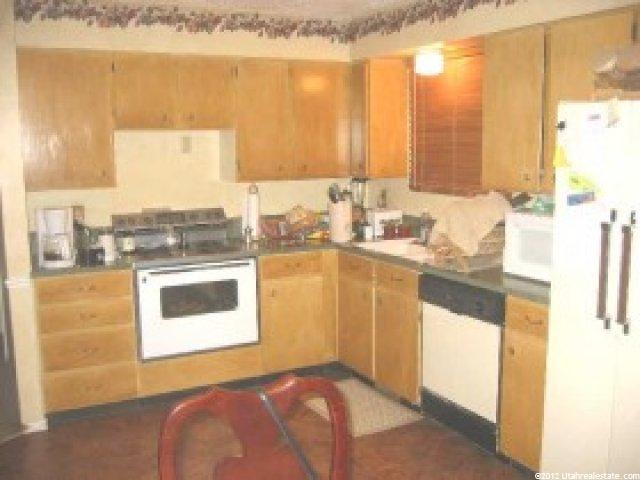 5207 Silvertip Dr, Kearns, UT 84118 — photo 3