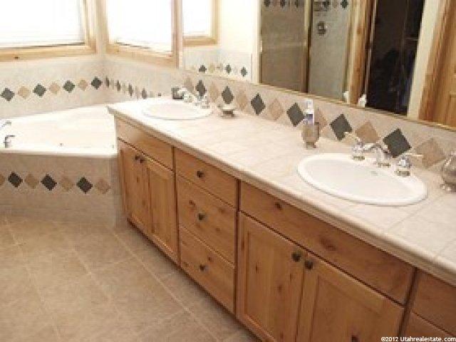 3256 Lantern Hill Ct, Sandy, UT 84093 — photo 6