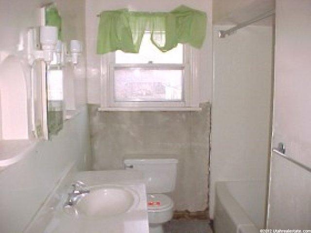 65 N Center St, Hyrum, UT 84319 — photo 4