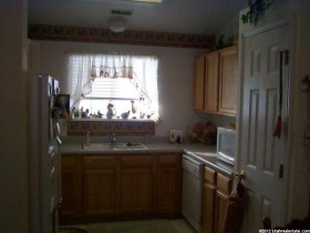 1416 N 2865 W, Clinton, UT 84015 — photo 3