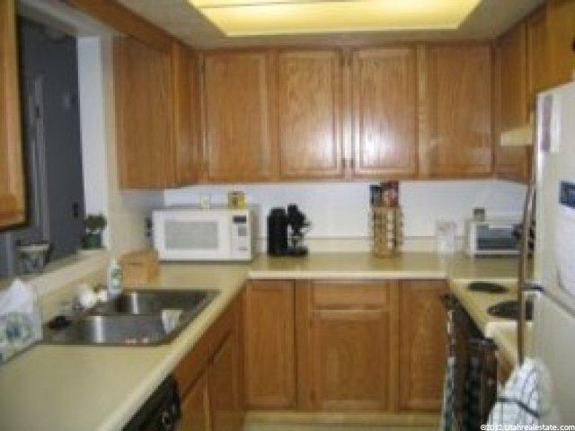 808 Gatewood Dr, Sandy, UT 84094 — photo 3