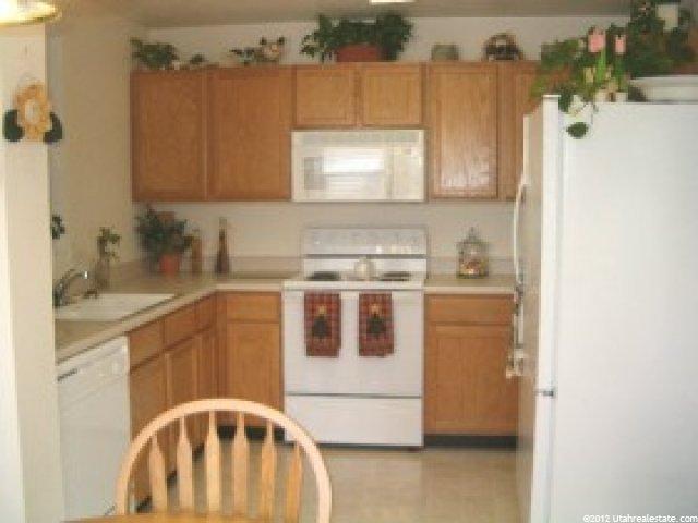 2037 N 2125 W, Clinton, UT 84015 — photo 3