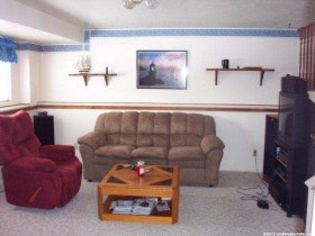 677 W 2350 N, Layton, UT 84041 — photo 2