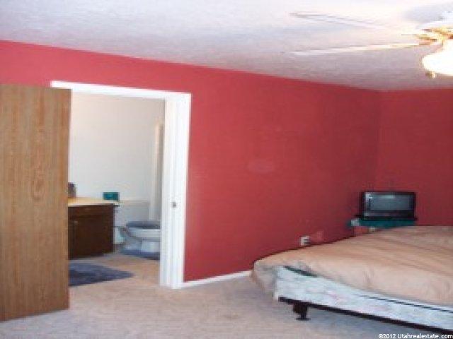 677 W 2350 N, Layton, UT 84041 — photo 5