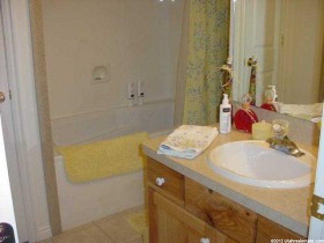 2084 Craig Ln, Syracuse, UT 84075 — photo 2