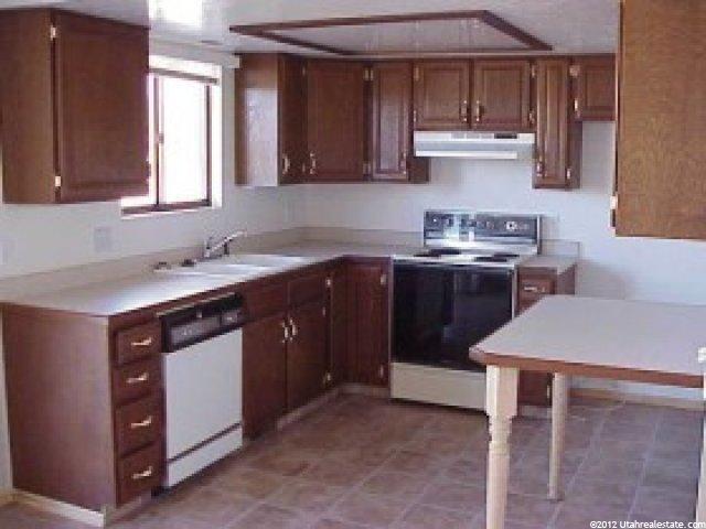 9660 Quindaro Rd, Sandy, UT 84070 — photo 2