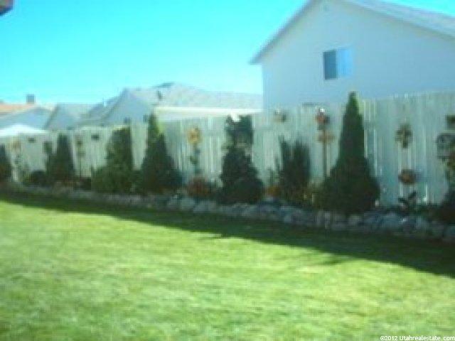 563 W 1060 N, Clearfield, UT 84015 — photo 2