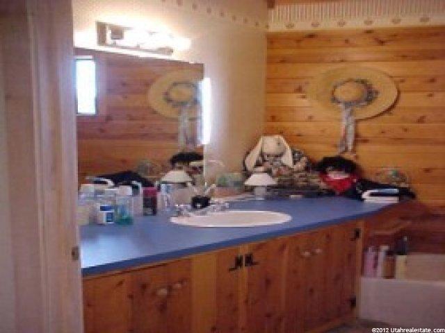 933 Orchard St, Dammeron Valley, UT 84783 — photo 4