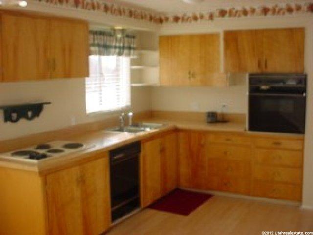 93 W 800 N, Bountiful, UT 84010 — photo 2