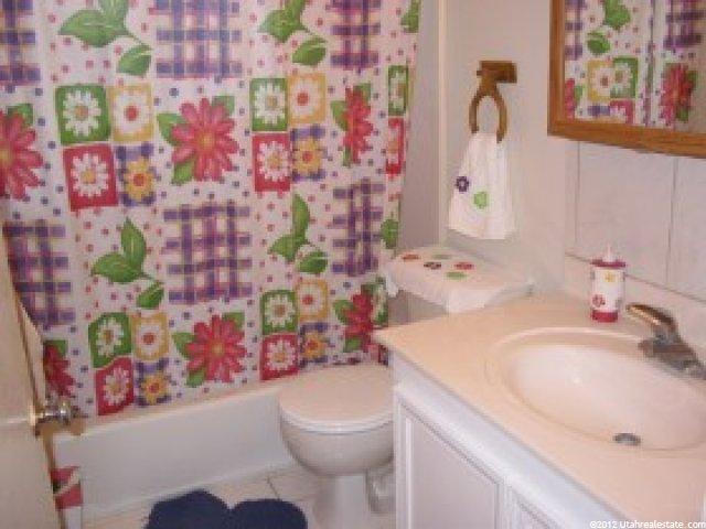 98 W 800 N, Bountiful, UT 84010 — photo 2