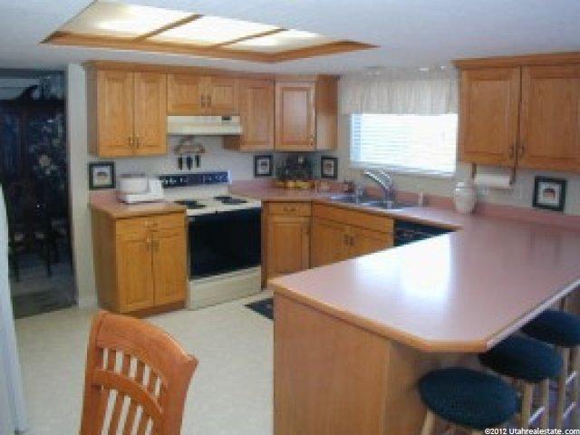 11529 Cherry Hill Dr, Sandy, UT 84094 — photo 2