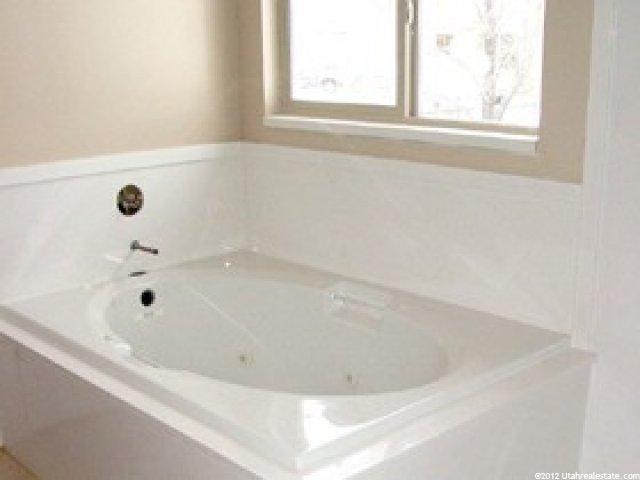1992 N 3000 W, Clinton, UT 84015 — photo 2