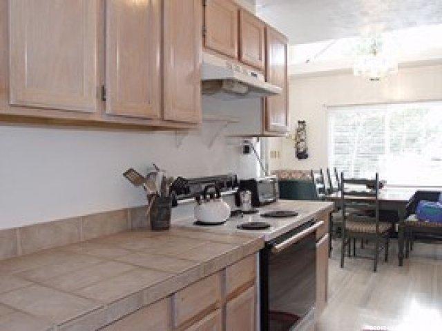 1910 Sycamore Ln, Holladay, UT 84117 — photo 3