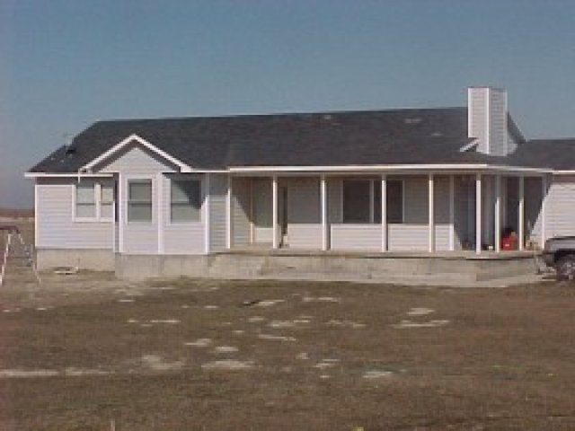 867 E Main St, Grantsville, UT 84029 — photo 2