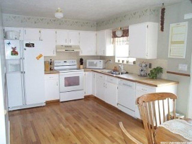 64 E 975 S, Layton, UT 84041 — photo 2