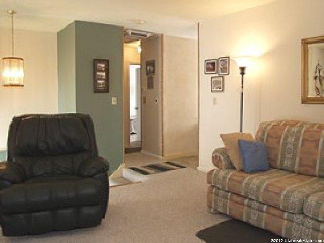 5293 Leprechaun Ln, Kearns, UT 84118 — photo 2