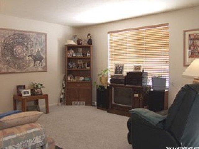 5293 Leprechaun Ln, Kearns, UT 84118 — photo 3
