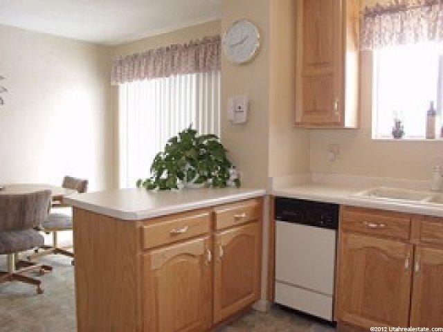 5293 Leprechaun Ln, Kearns, UT 84118 — photo 5