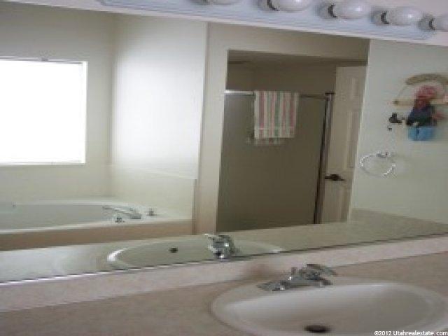 2431 W 2450 N, Clinton, UT 84015 — photo 8