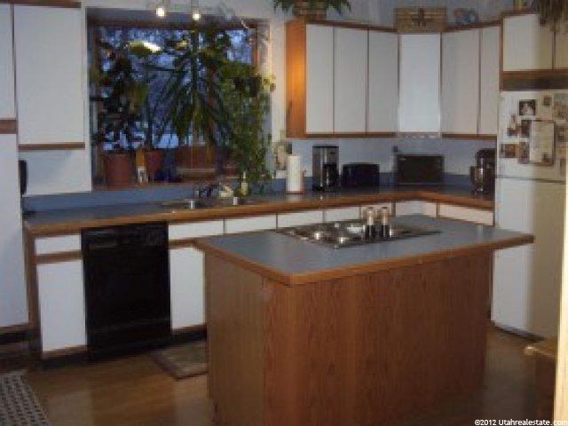 8135 S 1000 E, Sandy, UT 84094 — photo 5
