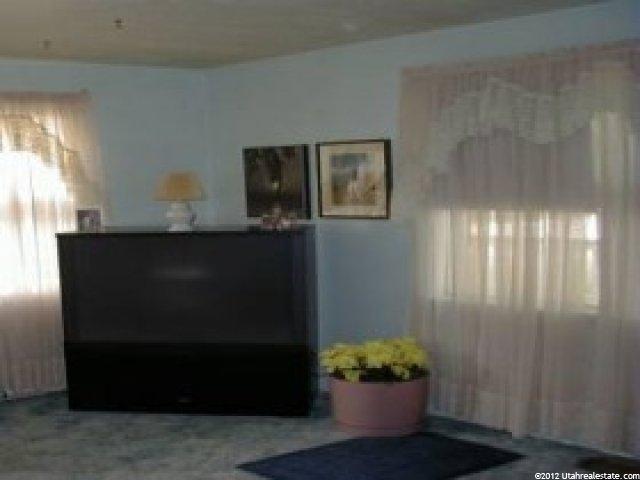 907 Grandview Dr, Ogden, UT 84403 — photo 4