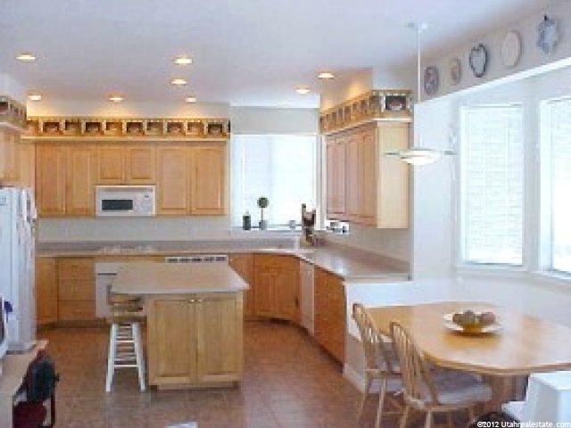 15237 Mountainside Dr, Riverton, UT 84065 — photo 4