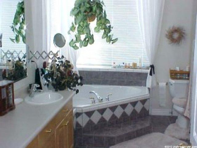 15237 Mountainside Dr, Riverton, UT 84065 — photo 8