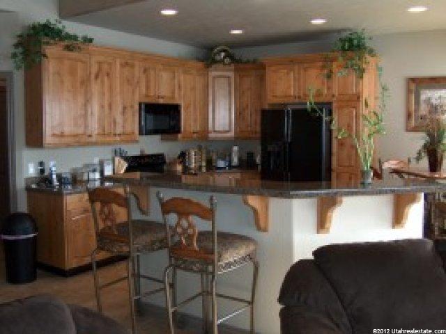 3883 Salinas Dr, Riverton, UT 84065 — photo 2