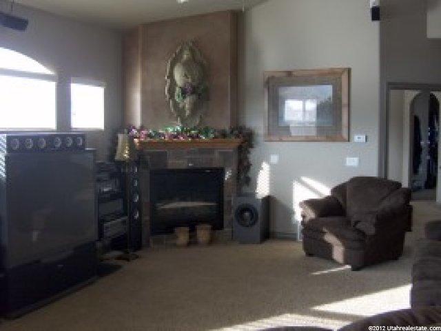3883 Salinas Dr, Riverton, UT 84065 — photo 3