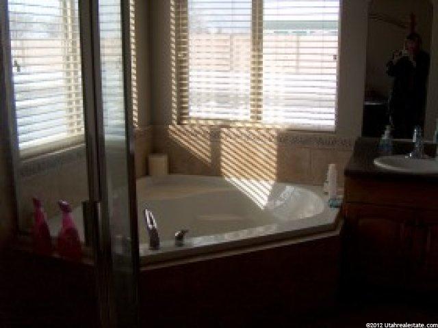 3883 Salinas Dr, Riverton, UT 84065 — photo 5