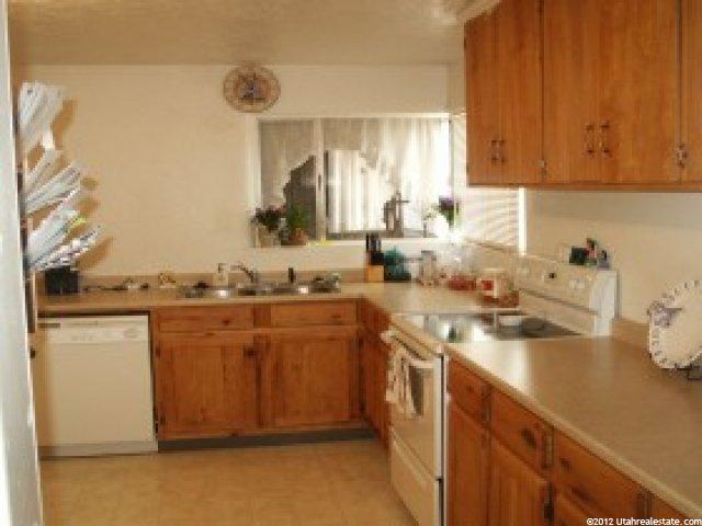 164 E 400 S, St. George, UT 84770 — photo 2