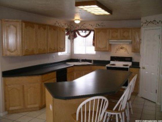 259 E Shadowbrook Ln, Kaysville, UT 84037 — photo 2