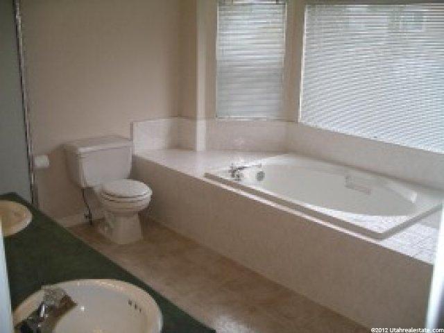 259 E Shadowbrook Ln, Kaysville, UT 84037 — photo 6